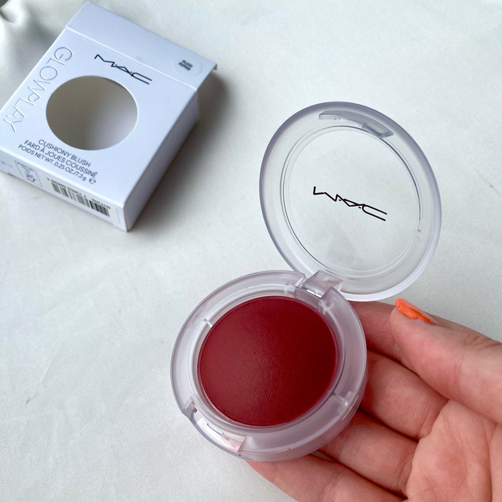BNIB MAC Glow Play Blush in Plush Pepper